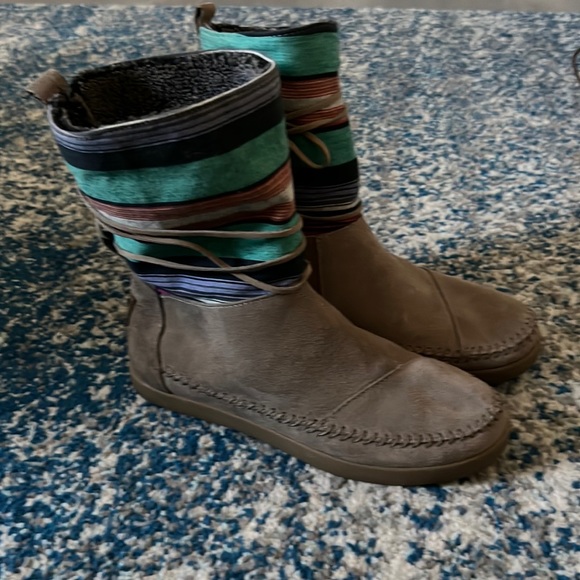 Toms Shoes - Toms shoes size 7.5